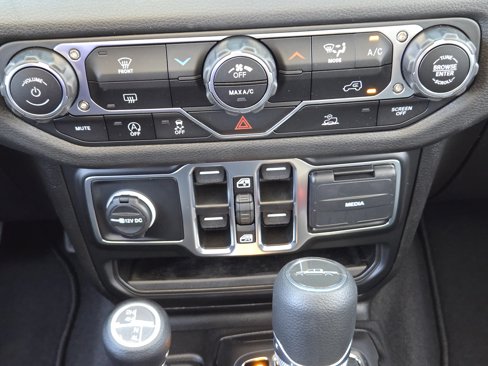 New 2025 Jeep Gladiator Sport image 13