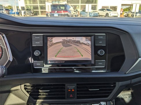 Certified 2020 Volkswagen Jetta SE image 23