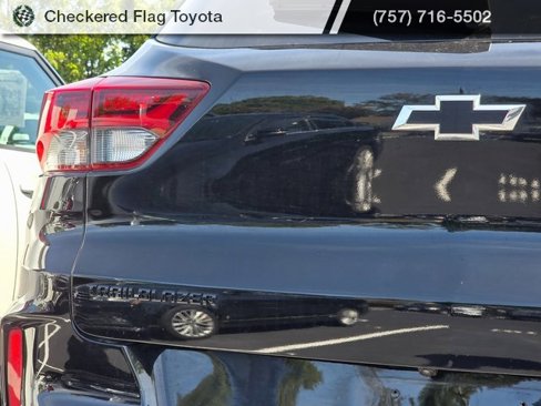 Used 2021 Chevrolet TrailBlazer RS w/ Convenience Package image 7