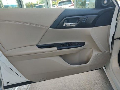 Used 2015 Honda Accord EX-L image 22