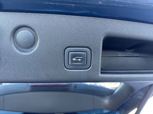 Used 2021 Chevrolet Equinox LT image 16
