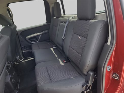 Used 2015 Nissan Titan SV image 27