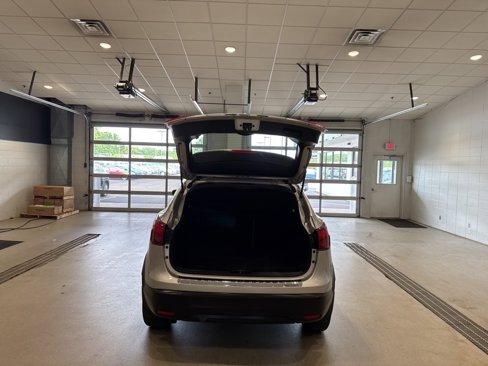 Used 2018 Nissan Rogue Sport SV image 16