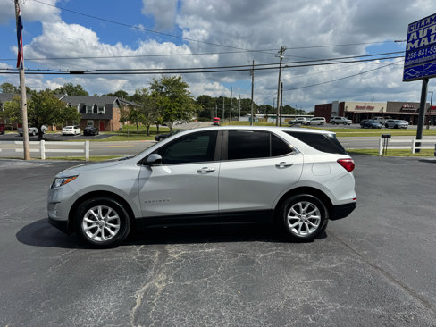 Used 2021 Chevrolet Equinox LT w/ Driver Convenience Package image 2