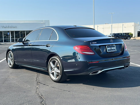 Used 2017 Mercedes-Benz E 300 4MATIC image 6