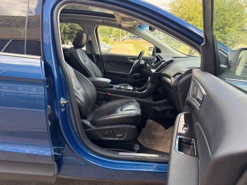 Used 2020 Ford Edge Titanium w/ Equipment Group 301A image 12