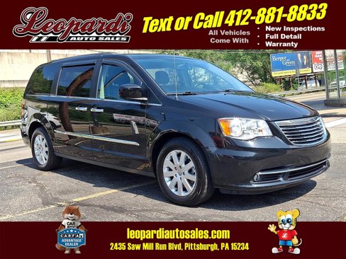 Used 2016 Chrysler Town & Country Touring image 1