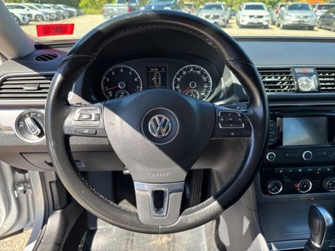 Used 2015 Volkswagen Passat 1.8T SE image 11