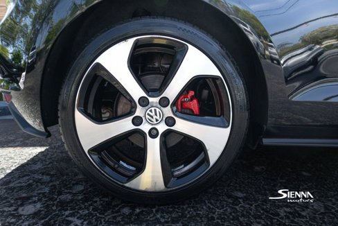 Used 2015 Volkswagen GTI SE image 32
