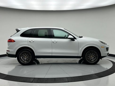Used 2017 Porsche Cayenne Platinum Edition image 10