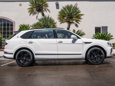New 2025 Bentley Bentayga Extended Wheelbase image 5