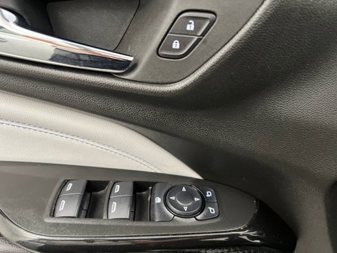 Used 2024 Chevrolet Trax LT image 12