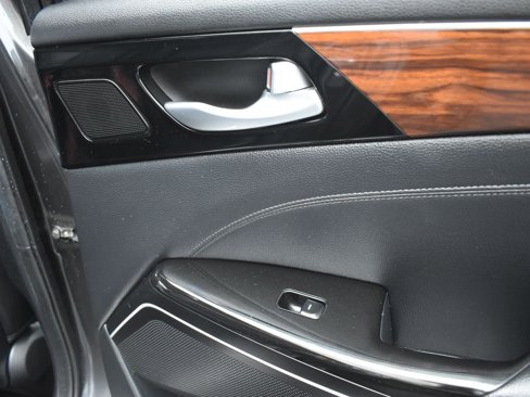 Used 2018 Kia Cadenza Technology image 19