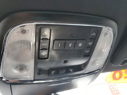Used 2020 Jeep Grand Cherokee Limited w/ Luxury Group II image 29