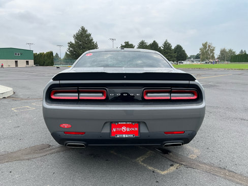 Used 2018 Dodge Challenger SXT w/ Blacktop Package image 4