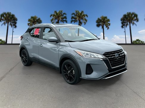 Used 2021 Nissan Kicks SV image 3