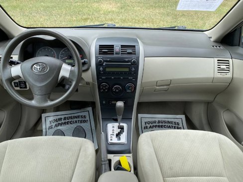 Used 2010 Toyota Corolla image 4