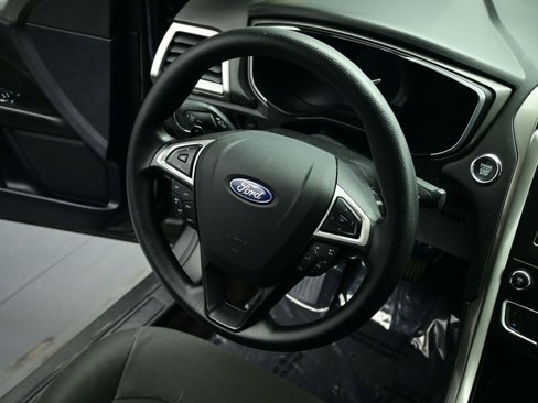 Used 2019 Ford Fusion SE image 8