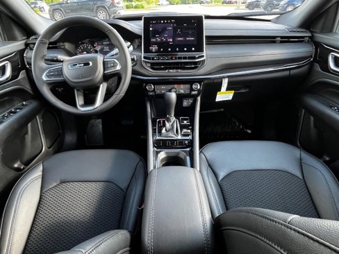 New 2025 Jeep Compass Latitude w/ Altitude Special Edition image 7