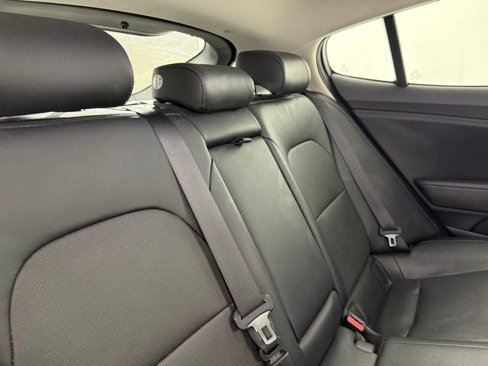 Used 2018 Kia Stinger Premium image 36