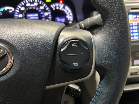 Used 2014 Toyota Camry XLE image 28