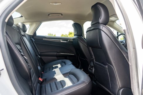 Used 2017 Ford Fusion SE w/ Fusion SE Technology Package image 13