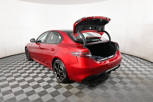 New 2025 Alfa Romeo Giulia w/ Driving Assist Package image 33