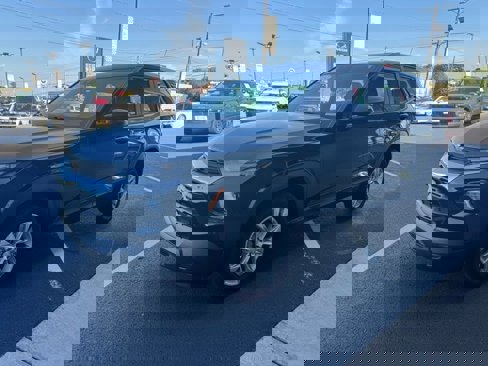 Used 2023 Chevrolet TrailBlazer LS image 4