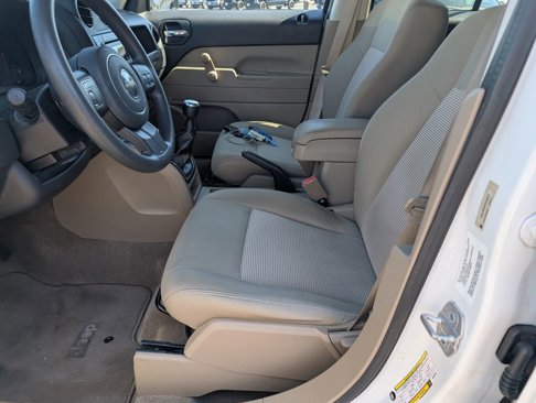 Used 2014 Jeep Patriot Sport image 9