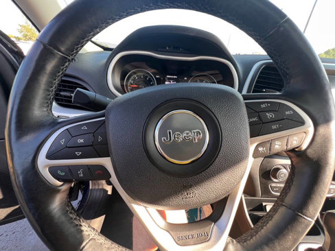 Used 2015 Jeep Cherokee Limited w/ Luxury Group image 20