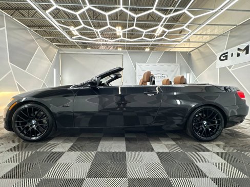 Used 2009 BMW 328i Convertible image 2