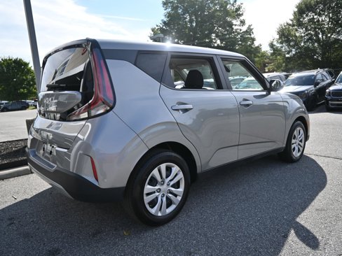 Used 2023 Kia Soul LX image 5