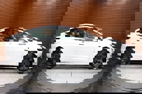 Used 2023 Tesla Model 3 Standard Range image 16