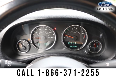 Used 2015 Jeep Wrangler Unlimited Rubicon w/ Connectivity Group image 23