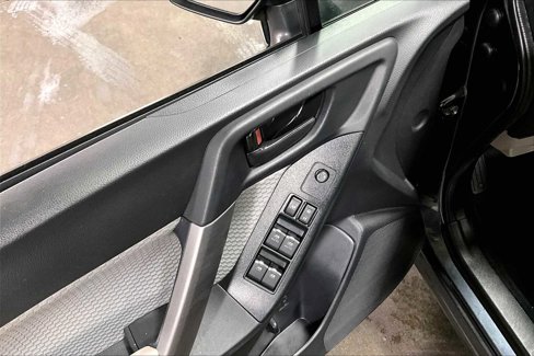 Used 2018 Subaru Forester 2.5i Premium w/ All-Weather Package image 35