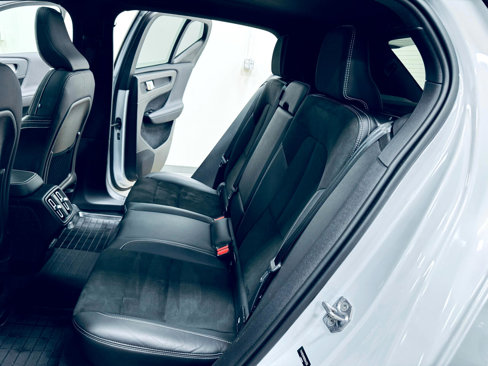 Used 2022 Volvo XC40 T5 R-Design w/ Advanced Package image 34