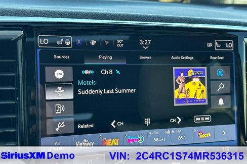 Used 2021 Chrysler Pacifica Limited w/ Uconnect Theater Family Group image 30