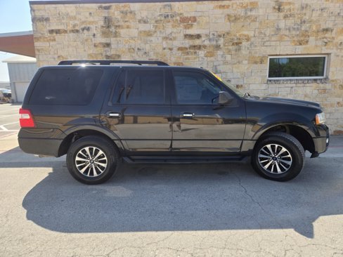 Used 2015 Ford Expedition XLT image 18
