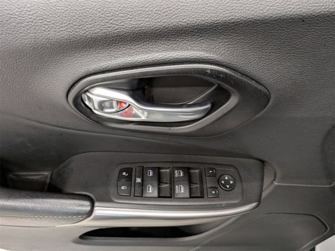 Used 2022 Jeep Cherokee Latitude Lux w/ Sun & Sound Group image 10
