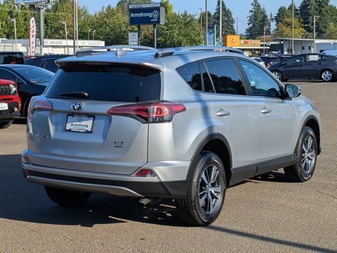 Used 2018 Toyota RAV4 XLE image 5