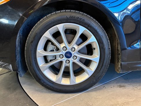 Used 2019 Ford Fusion SE image 24