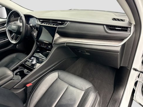 Used 2022 Jeep Grand Cherokee Limited image 16