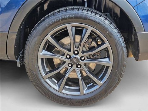 Used 2017 Ford Explorer XLT w/ Equipment Group 202A image 25