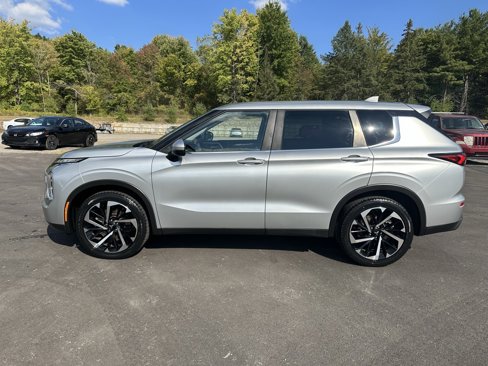 Used 2022 Mitsubishi Outlander ES image 8