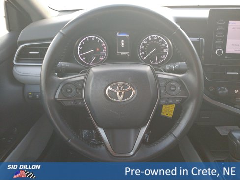 Used 2023 Toyota Camry SE image 2