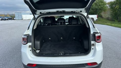 Used 2022 Jeep Compass Limited image 35