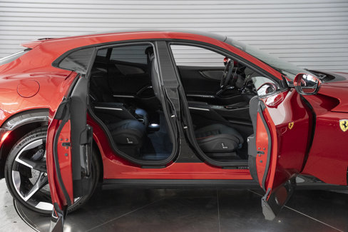 Used 2024 Ferrari Purosangue image 19