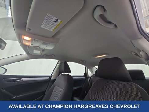 Used 2017 Volkswagen Passat 1.8T S image 26