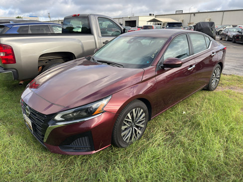 Used 2023 Nissan Altima 2.5 SV image 1
