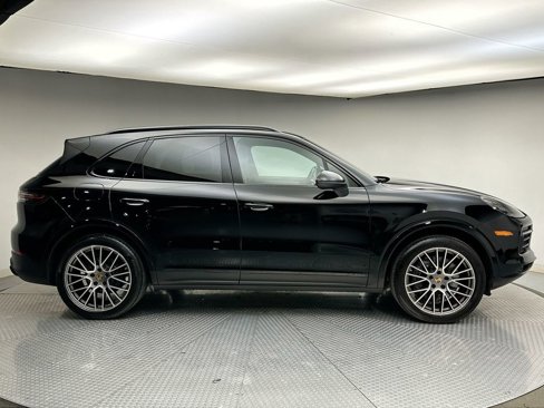 Used 2022 Porsche Cayenne image 4